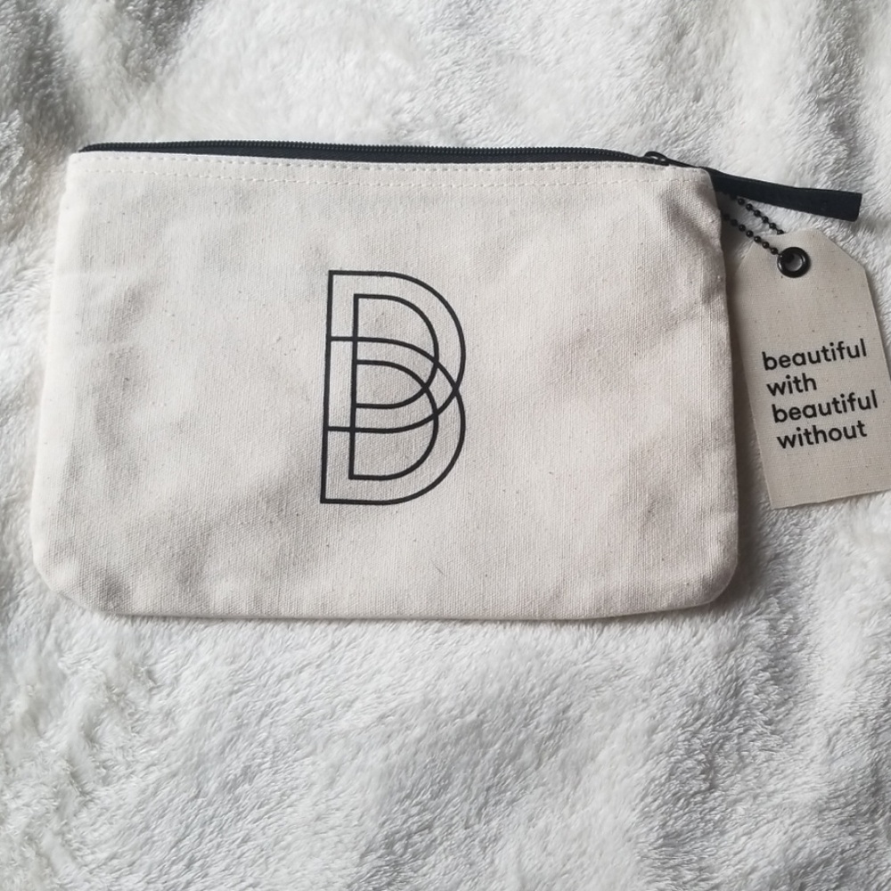 Makeup Pouch - Picture 3 of 3